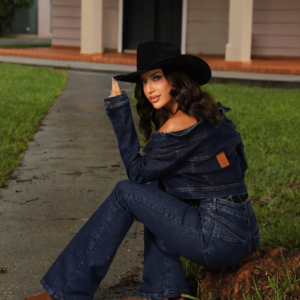 jaqueta jeans feminina parágrafo